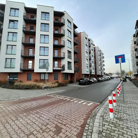 New Comfortable With Patio On Klimeckiego Street Appartement Krakau