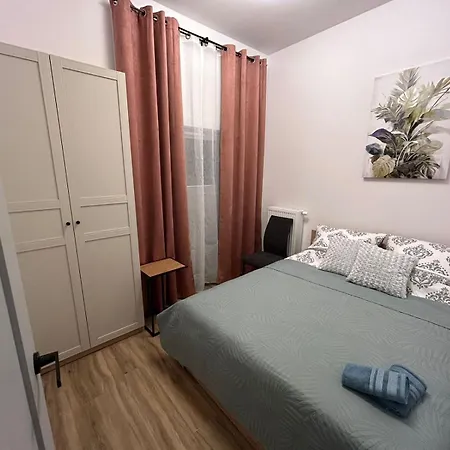 Apartment New Comfortable With Patio On Klimeckiego Street
